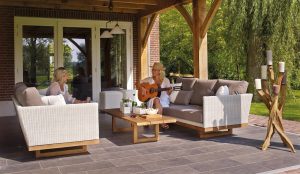 Read more about the article A Versatile and Stylish Addition to Garden Spaces