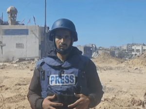 Read more about the article Al Jazeera journalist and crew detained by Israel in Gaza City