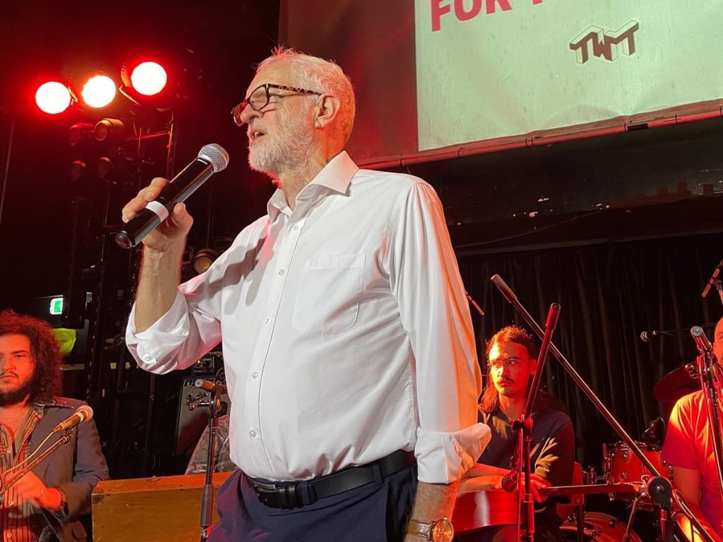 Read more about the article Corbyn announces one-year Music For The Many anniversary gig