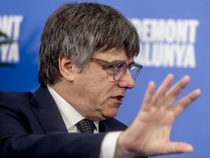 Read more about the article Sánchez manipulating voters to stop Puigdemont