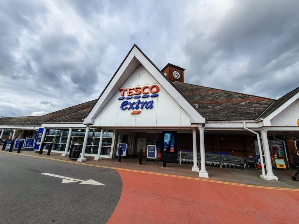 Read more about the article Tesco boss doesn’t pay UK tax on his £10m pay packet