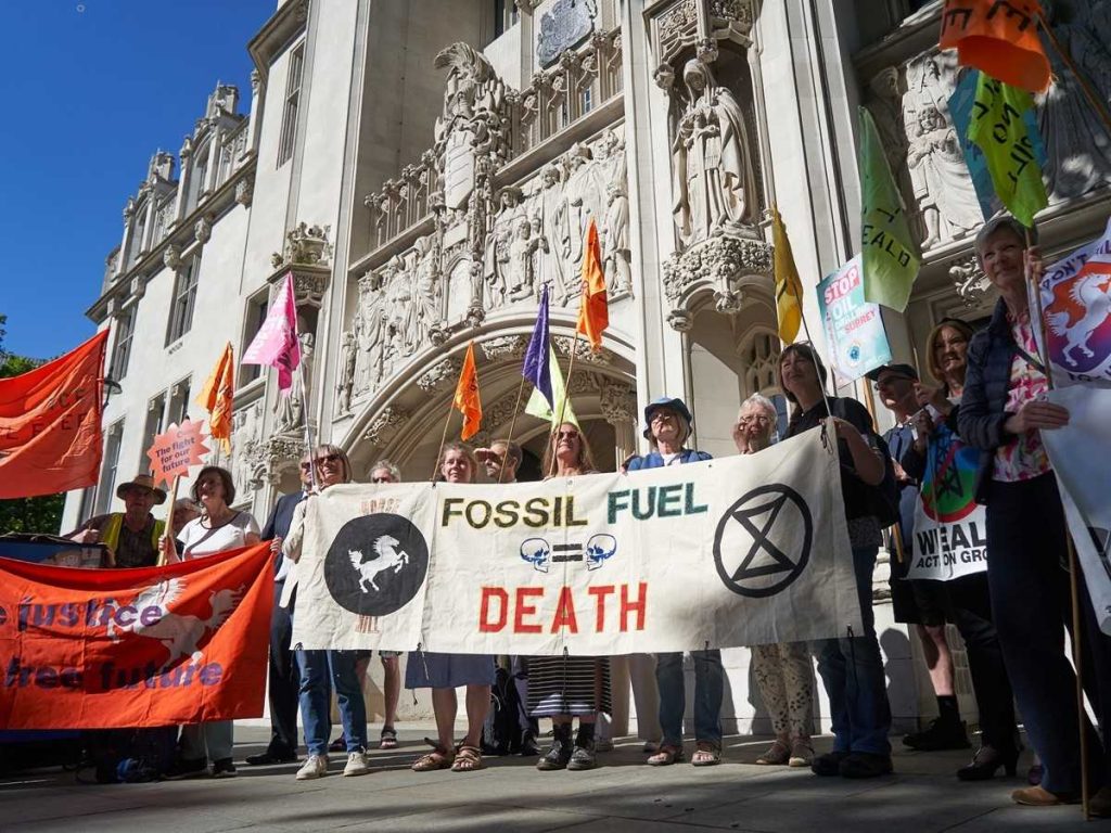 Read more about the article Fossil fuels industry brought to its knees by one woman