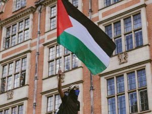 Read more about the article LSE is the first UK university to evict pro-Palestine protesters
