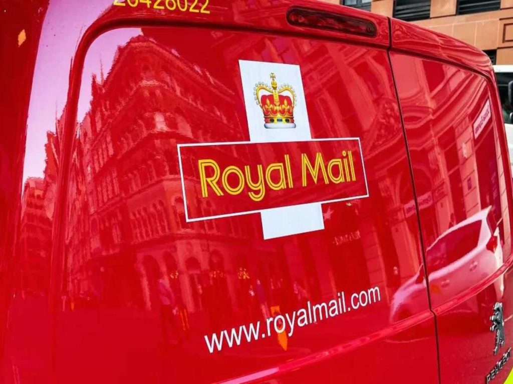 Read more about the article CWU hit back as Royal Mail boss set to bag £5m from sale