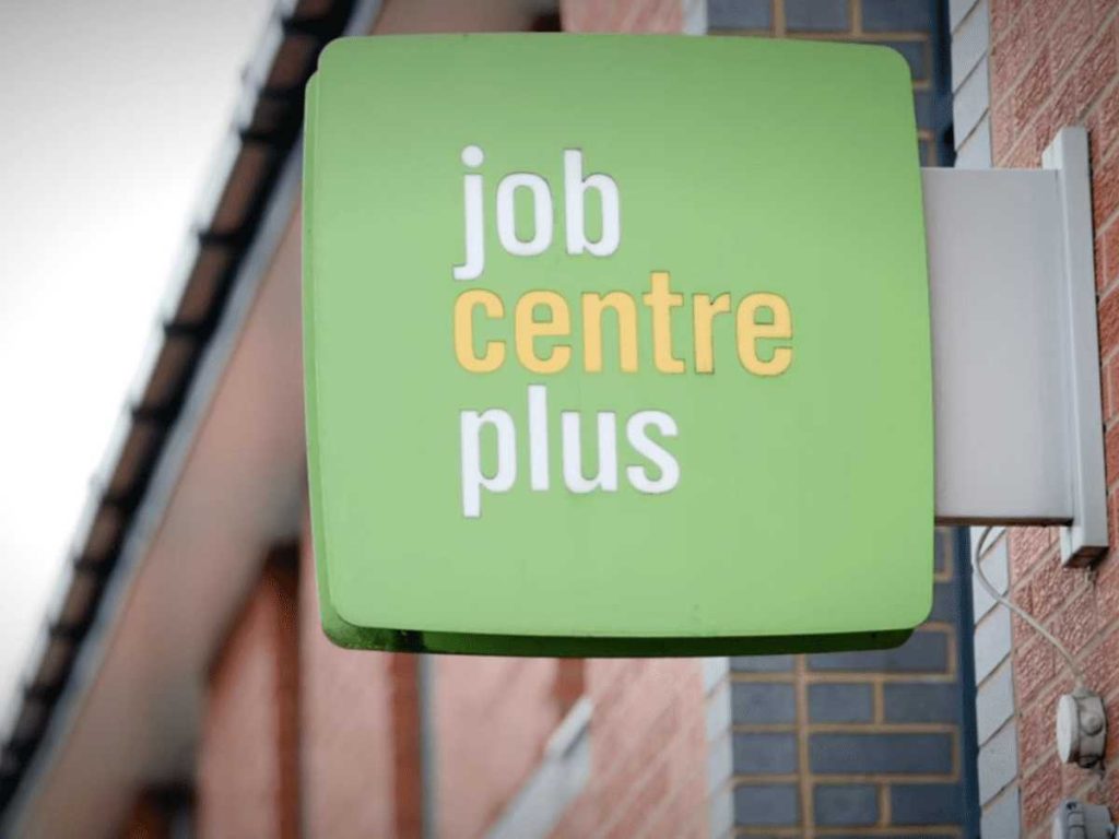 Read more about the article DWP chaos as Jobcentres face staff strikes: are you affected?
