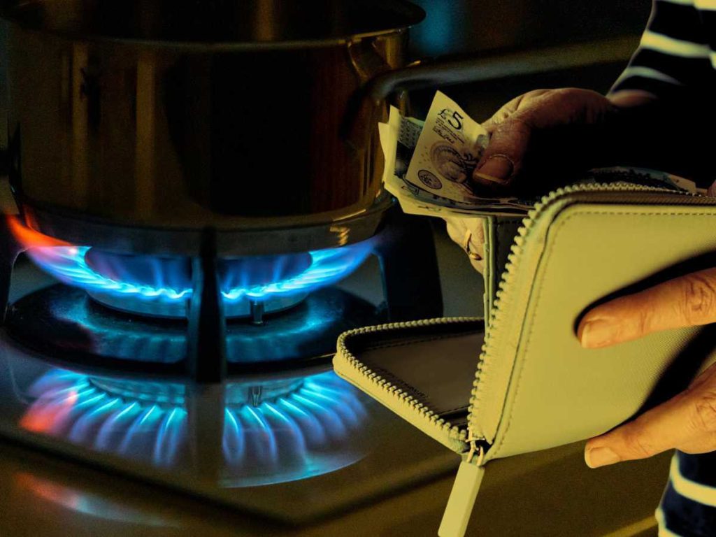 Read more about the article Customer credit worth £3bn being hoarded by energy suppliers