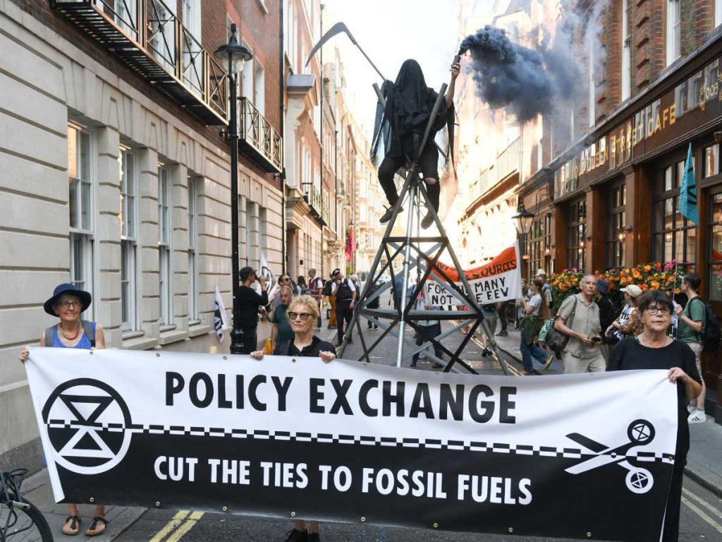 Read more about the article Extinction Rebellion target Policy Exchange offices in London