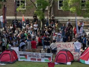 Read more about the article SOAS Palestine camp served with eviction notice & court hearing