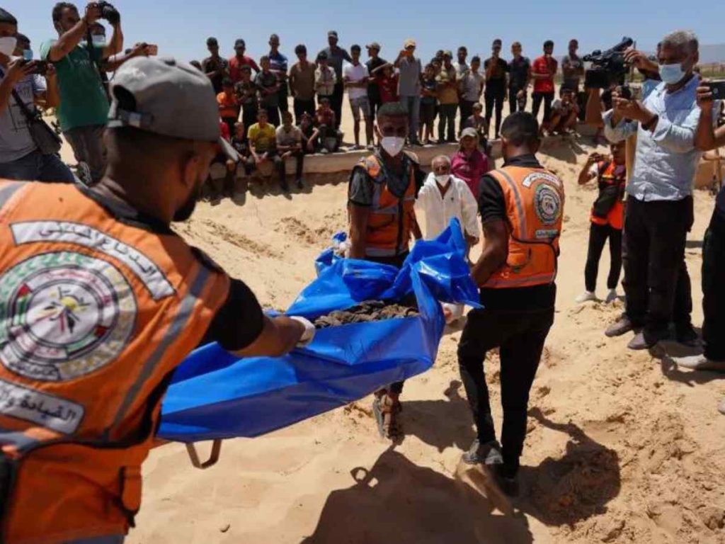 Read more about the article Israel dumps 80 decomposing Palestinian corpses in Gaza