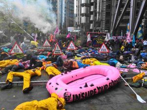 Read more about the article City of London in CHAOS as Extinction Rebellion take action