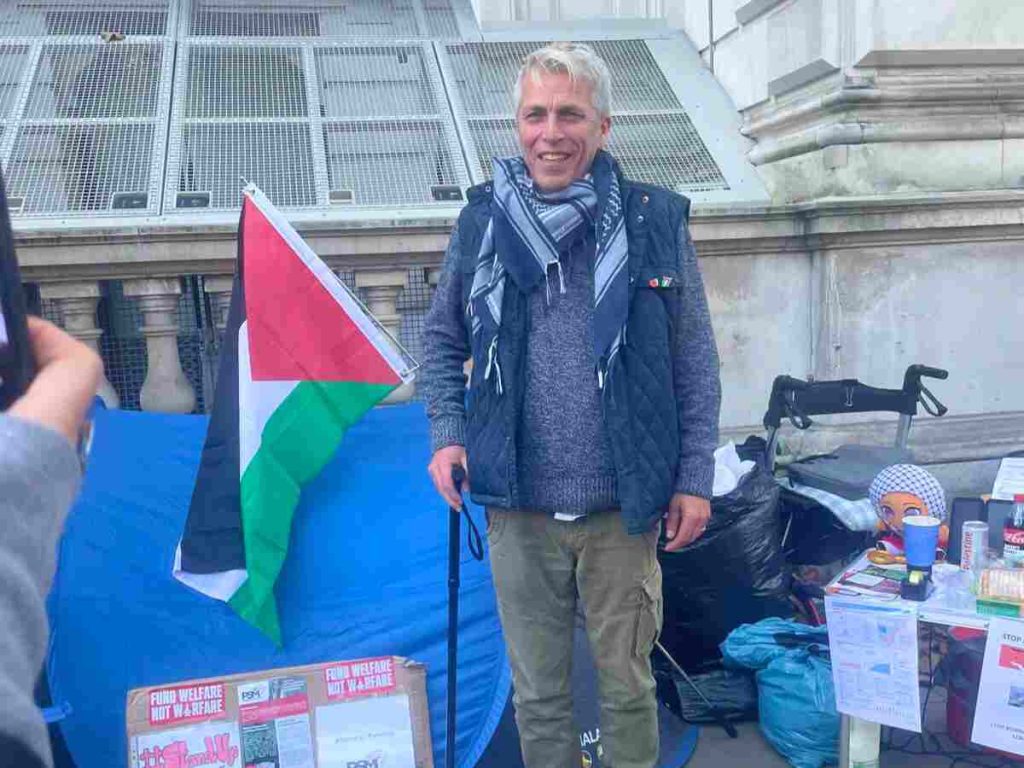 Read more about the article one man Downing Street Gaza camp ends