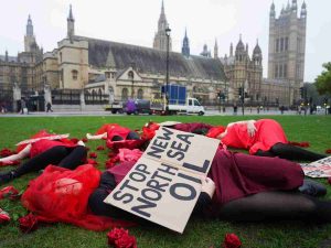 Read more about the article Rosebank protesters ‘die in’ at parliament ahead of legal challenge