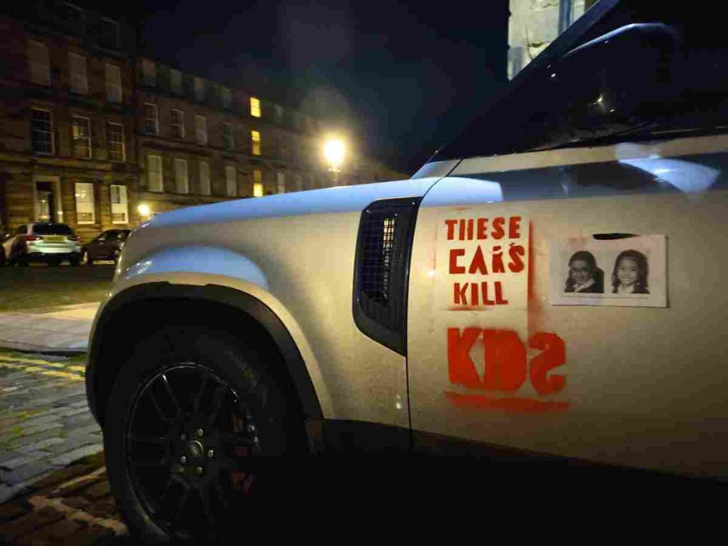 Read more about the article Tyre Extinguishers take on SUVs in Edinburgh for second time