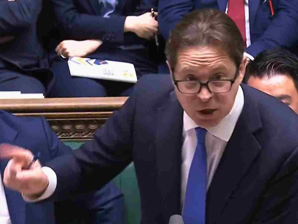 Read more about the article PMQs sees Badenoch stand-in fall on his own sword over inflation